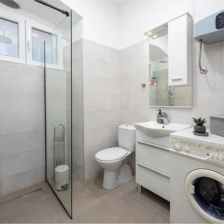 Vera House Hotel 3*