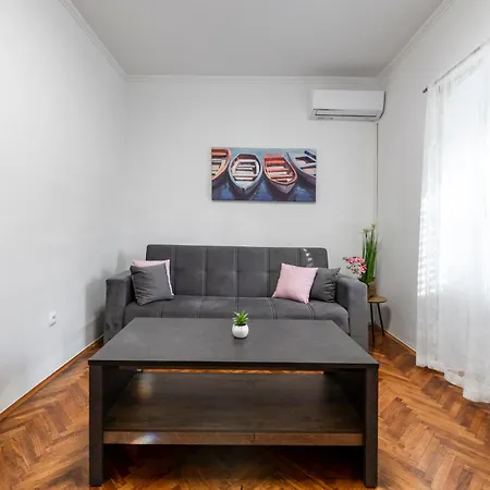 Vera House 3*