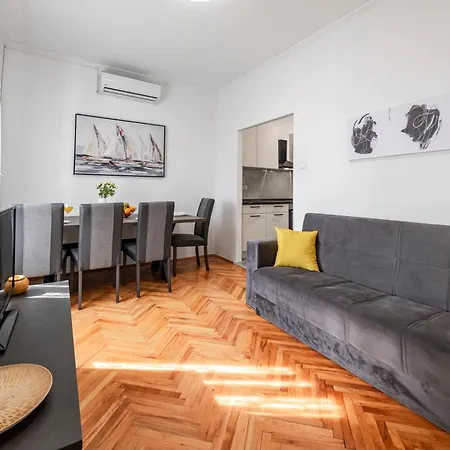 Vera House 3*