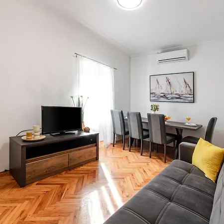 Vera House Hotel 3*