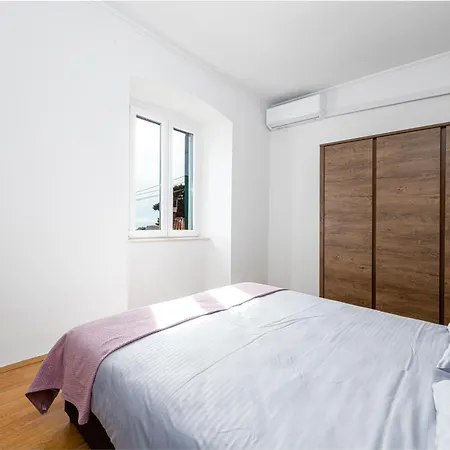 Vera House Hotel 3*