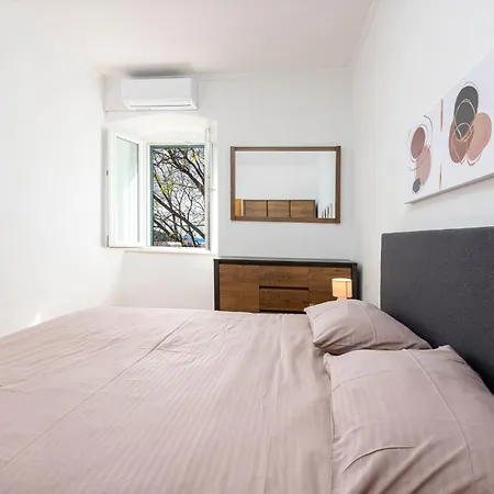 Vera House Hotel 3*